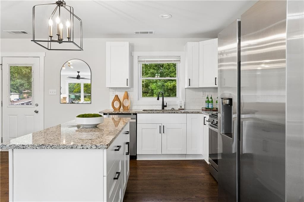 4 bedroom, 3 bathroom, 1,850 sq ft single family residence for sale at 645 Montevista Street, Atlanta, GA 30310 — photo 9