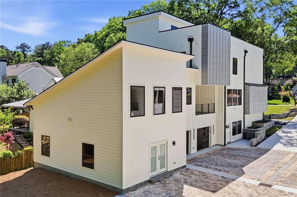 6 bedroom, 12 bathroom, 9,200 sq ft single family residence for sale at 415 419 Westside Drive, Roswell, GA 30075 — photo 5