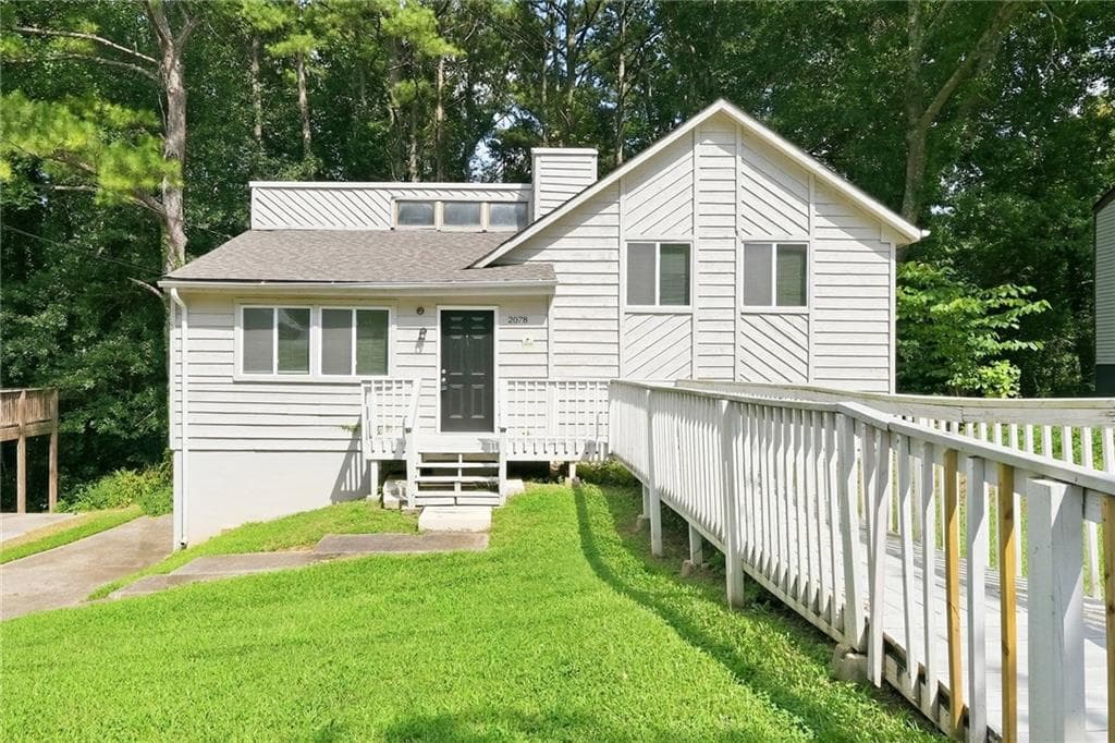 3 bedroom, 2 bathroom, 2,120 sq ft single family residence for rent at 2078 Kimber Trail, Stone Mountain, GA 30088 for $1,505 a month — photo 1 of 17