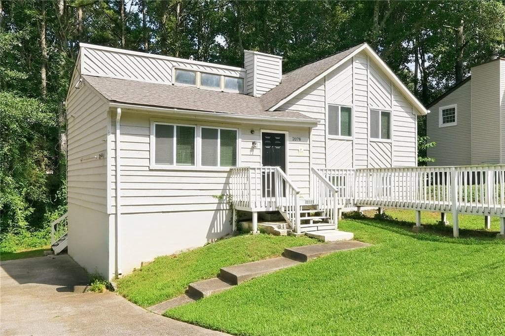 3 bedroom, 2 bathroom, 2,120 sq ft single family residence for rent at 2078 Kimber Trail, Stone Mountain, GA 30088 for $1,505 a month — photo 2