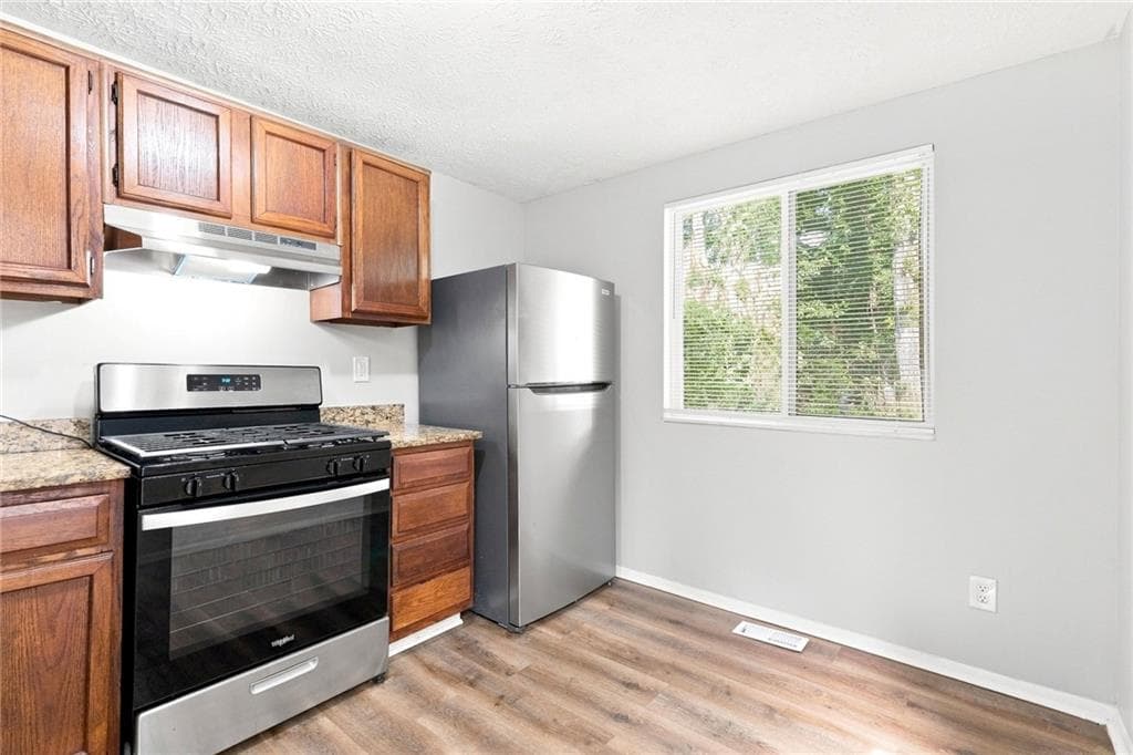 3 bedroom, 2 bathroom, 2,120 sq ft single family residence for rent at 2078 Kimber Trail, Stone Mountain, GA 30088 for $1,505 a month — photo 4