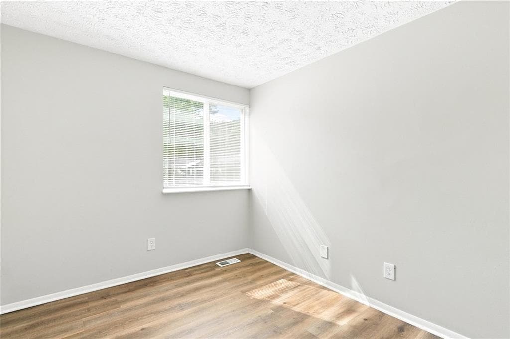 3 bedroom, 2 bathroom, 2,120 sq ft single family residence for rent at 2078 Kimber Trail, Stone Mountain, GA 30088 for $1,505 a month — photo 8