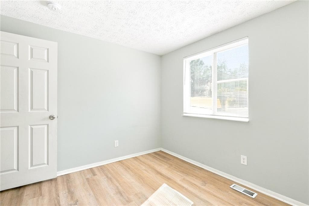 3 bedroom, 2 bathroom, 2,120 sq ft single family residence for rent at 2078 Kimber Trail, Stone Mountain, GA 30088 for $1,505 a month — photo 9