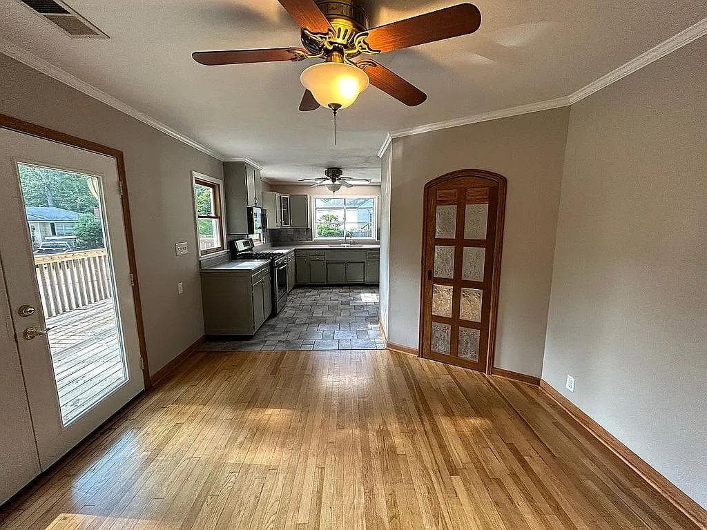3 bedroom, 1 bathroom, 1,202 sq ft single family residence under contract at 906 McLaurin Street, Griffin, GA 30224 — photo 9