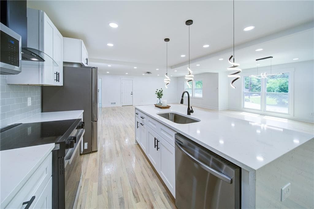 4 bedroom, 4 bathroom, 2,596 sq ft single family residence for sale at 4307 Cedar Wood Drive, Lilburn, GA 30047 — photo 10