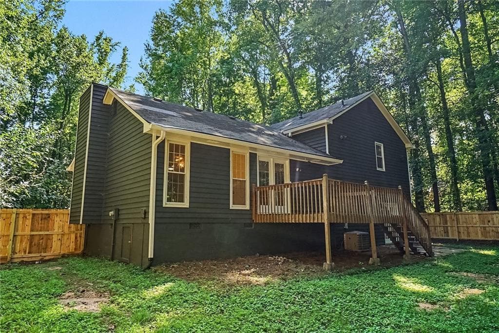 4 bedroom, 2 bathroom, 1,680 sq ft single family residence under contract at 880 Faye Drive, Kennesaw, GA 30144 — photo 6