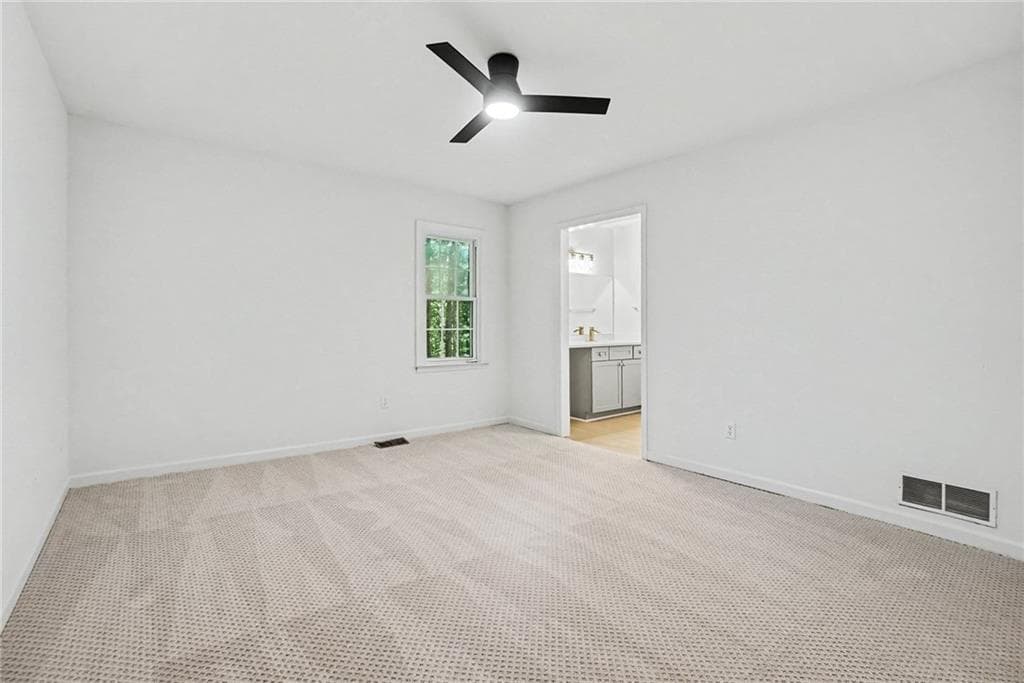 4 bedroom, 2 bathroom, 1,680 sq ft single family residence under contract at 880 Faye Drive, Kennesaw, GA 30144 — photo 10