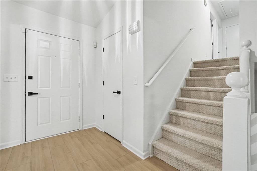 4 bedroom, 2 bathroom, 1,680 sq ft single family residence under contract at 880 Faye Drive, Kennesaw, GA 30144 — photo 9