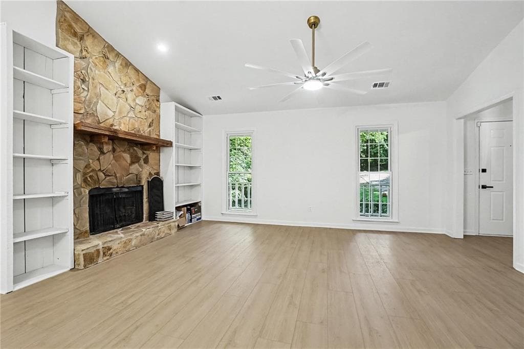 4 bedroom, 2 bathroom, 1,680 sq ft single family residence under contract at 880 Faye Drive, Kennesaw, GA 30144 — photo 2