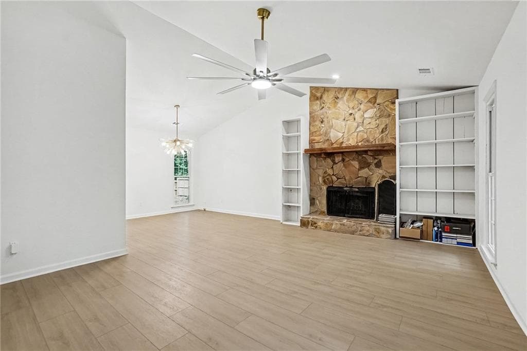 4 bedroom, 2 bathroom, 1,680 sq ft single family residence under contract at 880 Faye Drive, Kennesaw, GA 30144 — photo 3