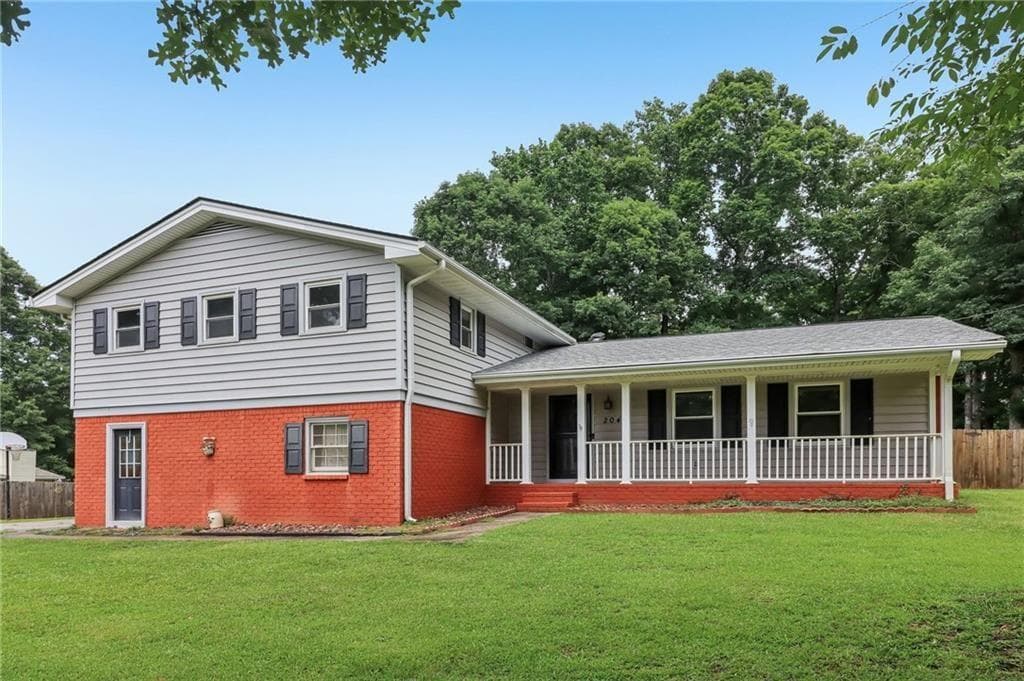4 bedroom, 3 bathroom, 1,700 sq ft single family residence for sale at 2040 Old Concord Drive, Covington, GA 30016 — photo 2