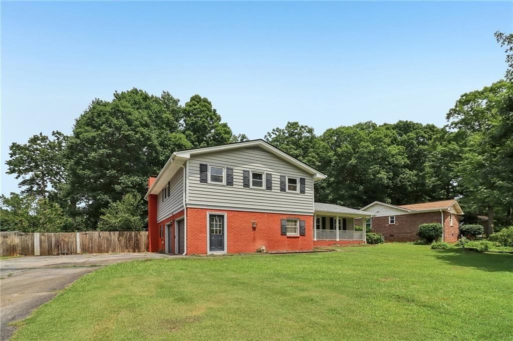 4 bedroom, 3 bathroom, 1,700 sq ft single family residence for sale at 2040 Old Concord Drive, Covington, GA 30016 — photo 5