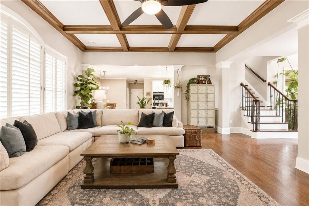 6 bedroom, 6 bathroom, 6,538 sq ft single family residence for sale at 914 Meadow Club Court, Suwanee, GA 30024 — photo 3