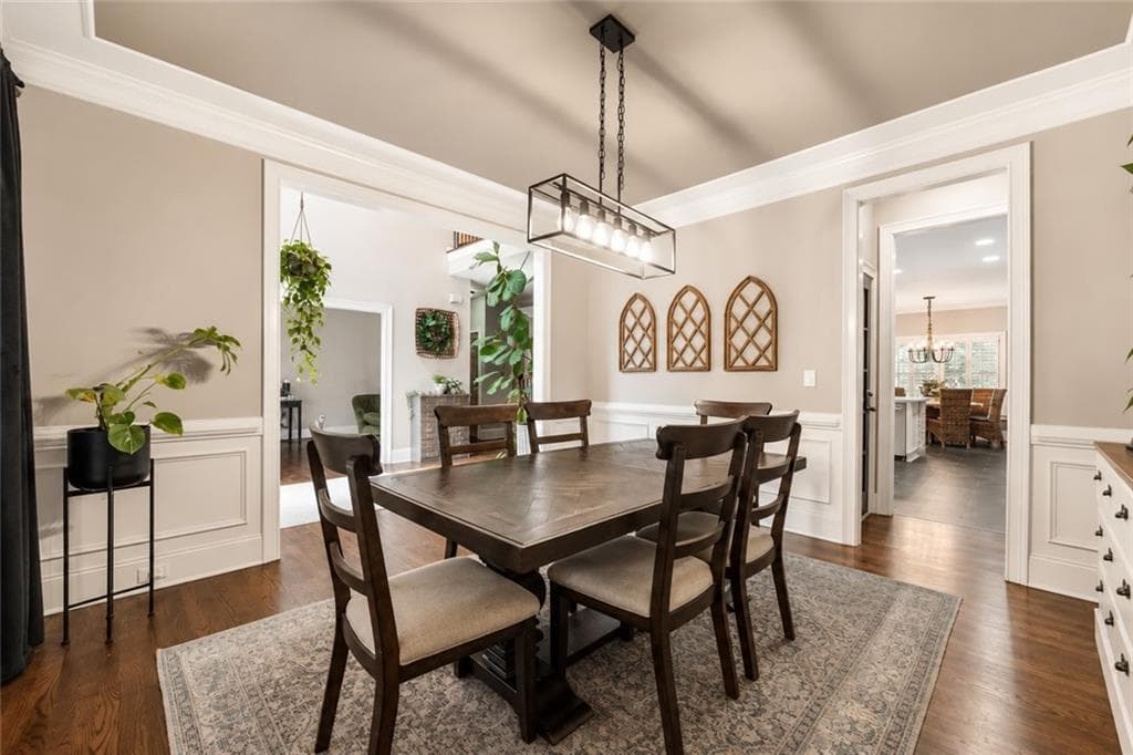 6 bedroom, 6 bathroom, 6,538 sq ft single family residence for sale at 914 Meadow Club Court, Suwanee, GA 30024 — photo 8