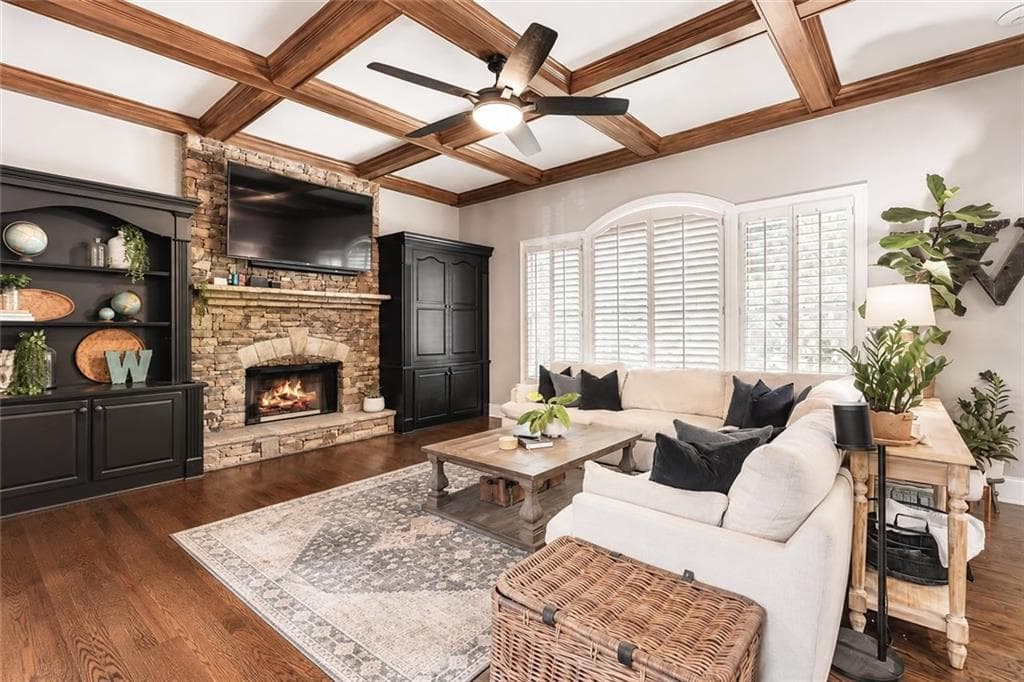 6 bedroom, 6 bathroom, 6,538 sq ft single family residence for sale at 914 Meadow Club Court, Suwanee, GA 30024 — photo 10