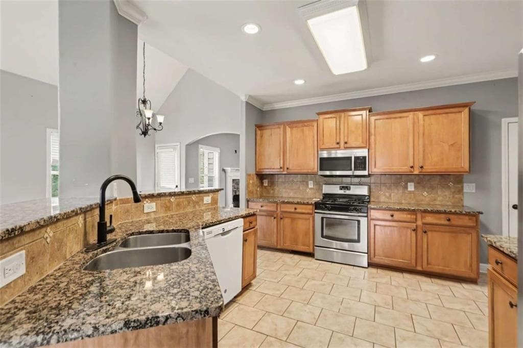 4 bedroom, 4 bathroom, 2,379 sq ft single family residence for sale at 168 Gatlin Ridge Run, Dallas, GA 30157 — photo 8