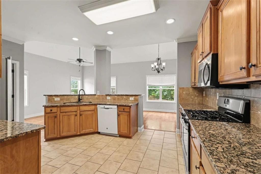 4 bedroom, 4 bathroom, 2,379 sq ft single family residence for sale at 168 Gatlin Ridge Run, Dallas, GA 30157 — photo 9