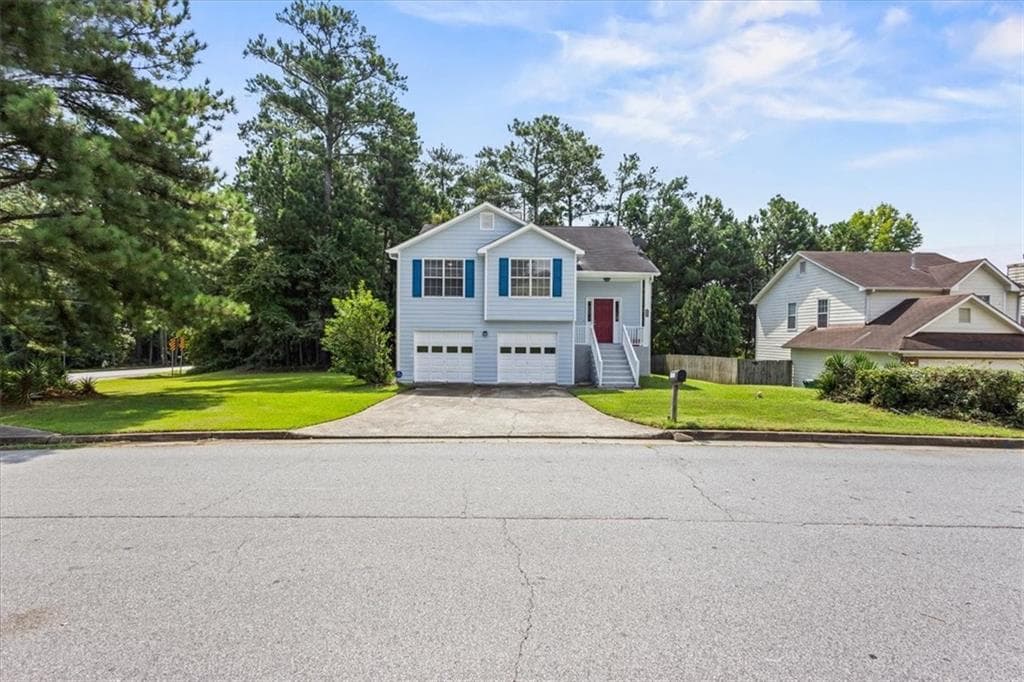 4 bedroom, 3 bathroom, 1,673 sq ft single family residence under contract at 5604 Rockingwood Lane, Atlanta, GA 30349 — photo 5