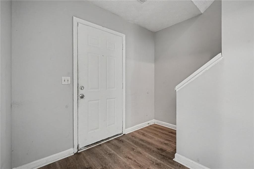 2 bedroom, 3 bathroom, 1,408 sq ft townhouse under contract at 2058 Charter Lane, Lithonia, GA 30058 — photo 5