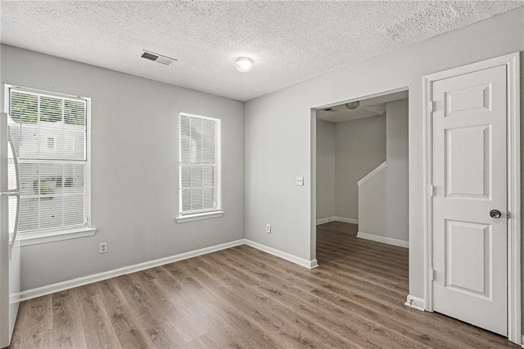 2 bedroom, 3 bathroom, 1,408 sq ft townhouse under contract at 2058 Charter Lane, Lithonia, GA 30058 — photo 6