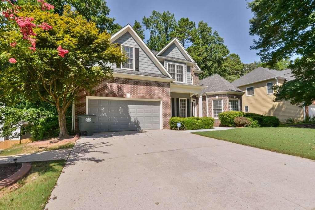 6 bedroom, 4 bathroom, 4,364 sq ft single family residence under contract at 3243 Summer Stream Lane, Kennesaw, GA 30152