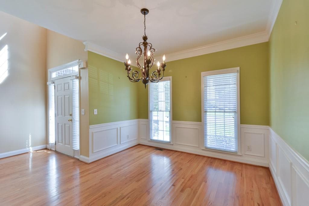6 bedroom, 4 bathroom, 4,364 sq ft single family residence under contract at 3243 Summer Stream Lane, Kennesaw, GA 30152 — photo 10