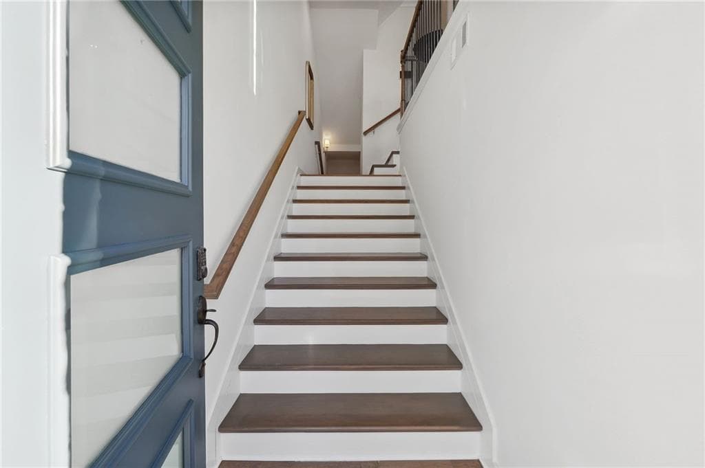 4 bedroom, 5 bathroom, 3,133 sq ft townhouse for sale at 1029 Brandsford Street, Atlanta, GA 30318 — photo 2