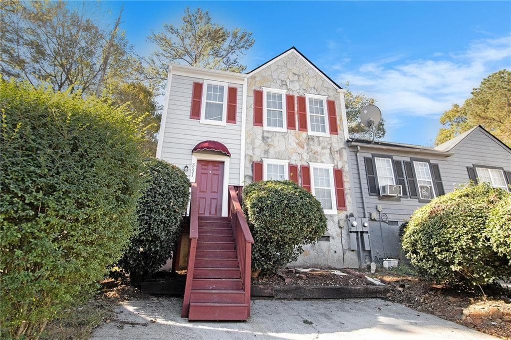 3 bedroom, 3 bathroom, 1,408 sq ft townhouse under contract at 3521 Kingswood Trail, Decatur, GA 30034 — photo 2