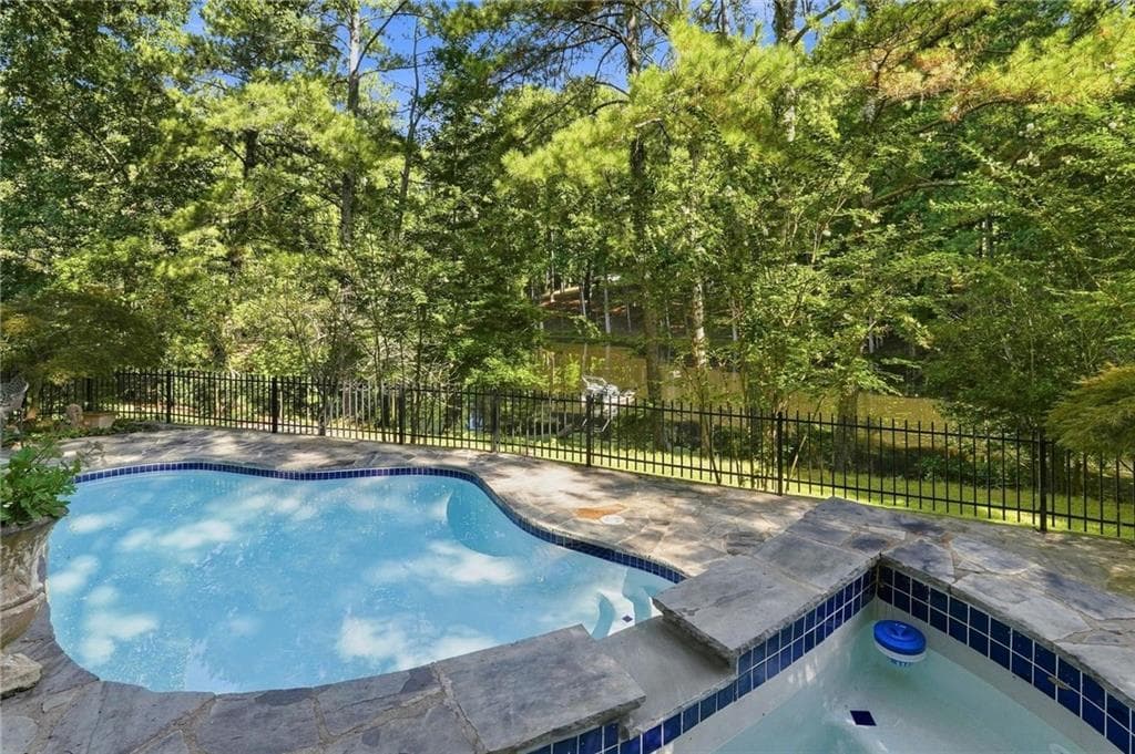 5 bedroom, 5 bathroom, 4,085 sq ft single family residence for sale at 2040 Shallowford Park Manor, Roswell, GA 30075 — photo 4