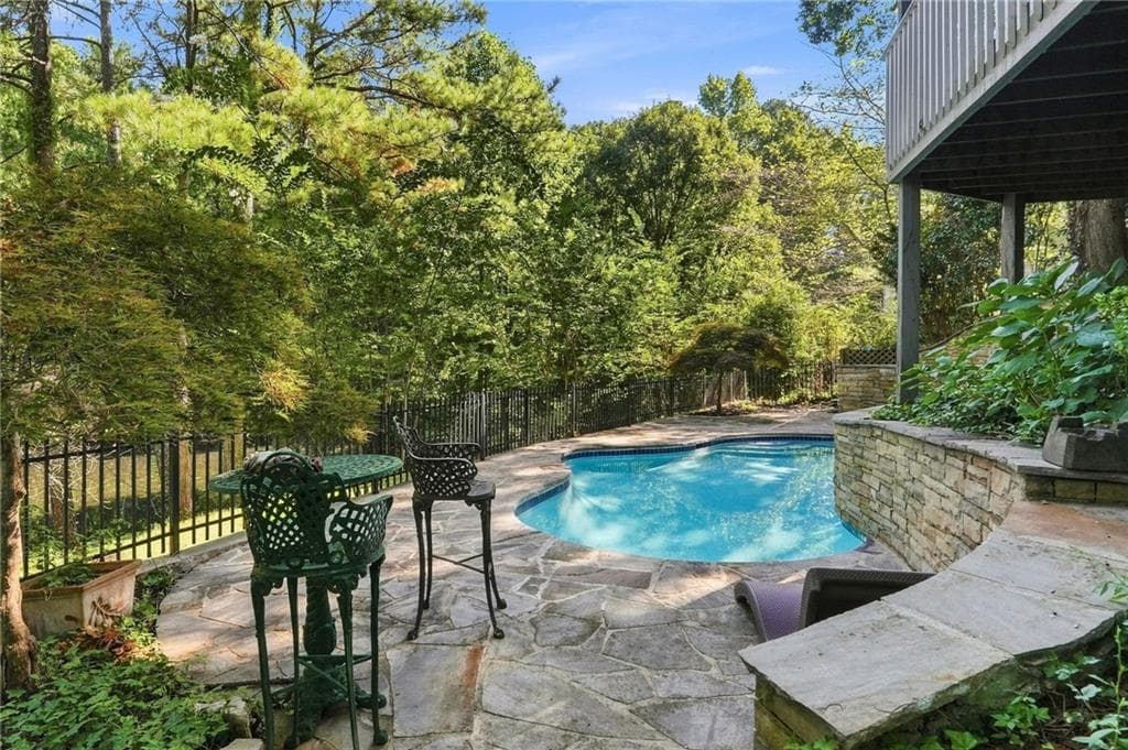 5 bedroom, 5 bathroom, 4,085 sq ft single family residence for sale at 2040 Shallowford Park Manor, Roswell, GA 30075 — photo 6