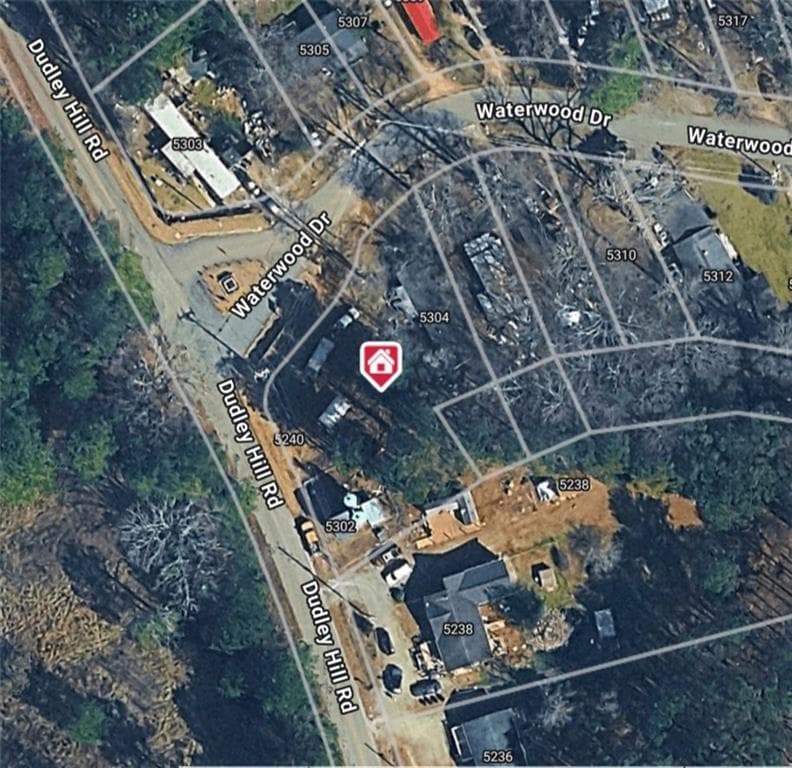 single family residence under contract at 5304 Waterwood Drive, Gainesville, GA 30506 — photo 2