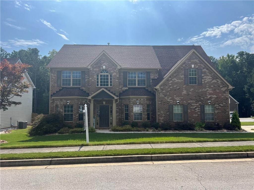 5 bedroom, 3 bathroom, 2,933 sq ft single family residence for rent at 2401 Smoke Court, Conyers, GA 30013 for $2,795 a month — photo 2