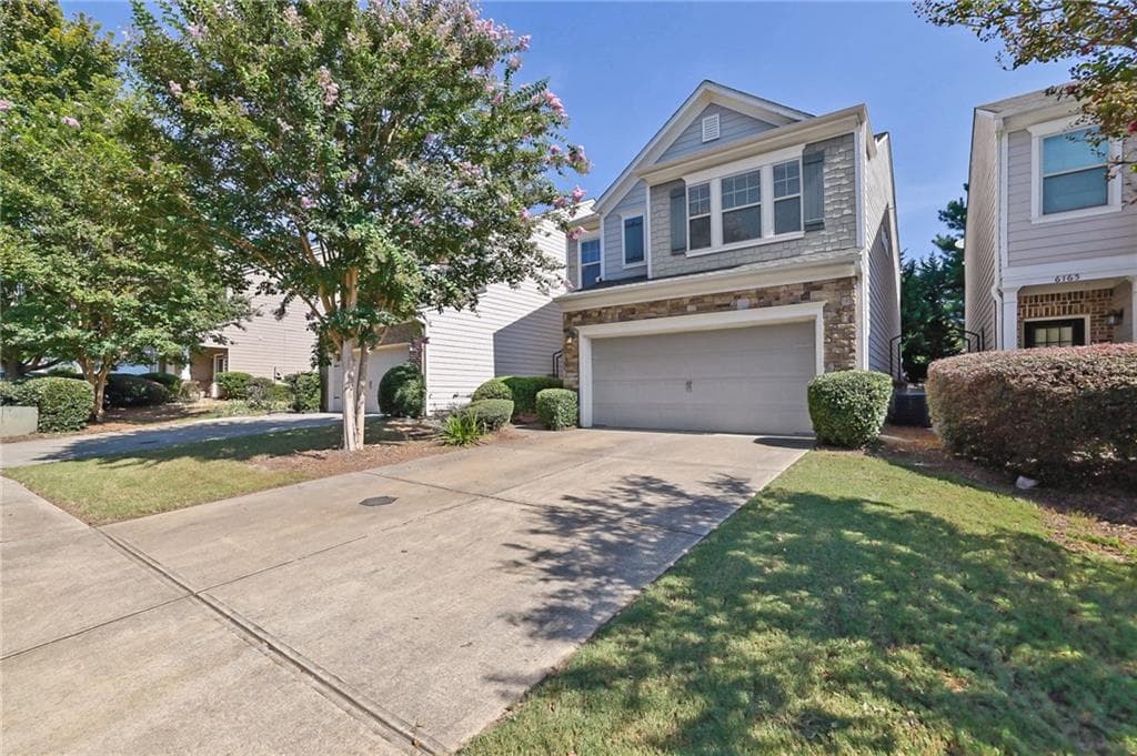 3 bedroom, 3 bathroom, 1,866 sq ft single family residence under contract at 6155 Crested Moss Drive, Alpharetta, GA 30004 — photo 2
