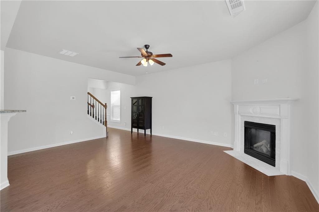 3 bedroom, 3 bathroom, 1,866 sq ft single family residence under contract at 6155 Crested Moss Drive, Alpharetta, GA 30004 — photo 8