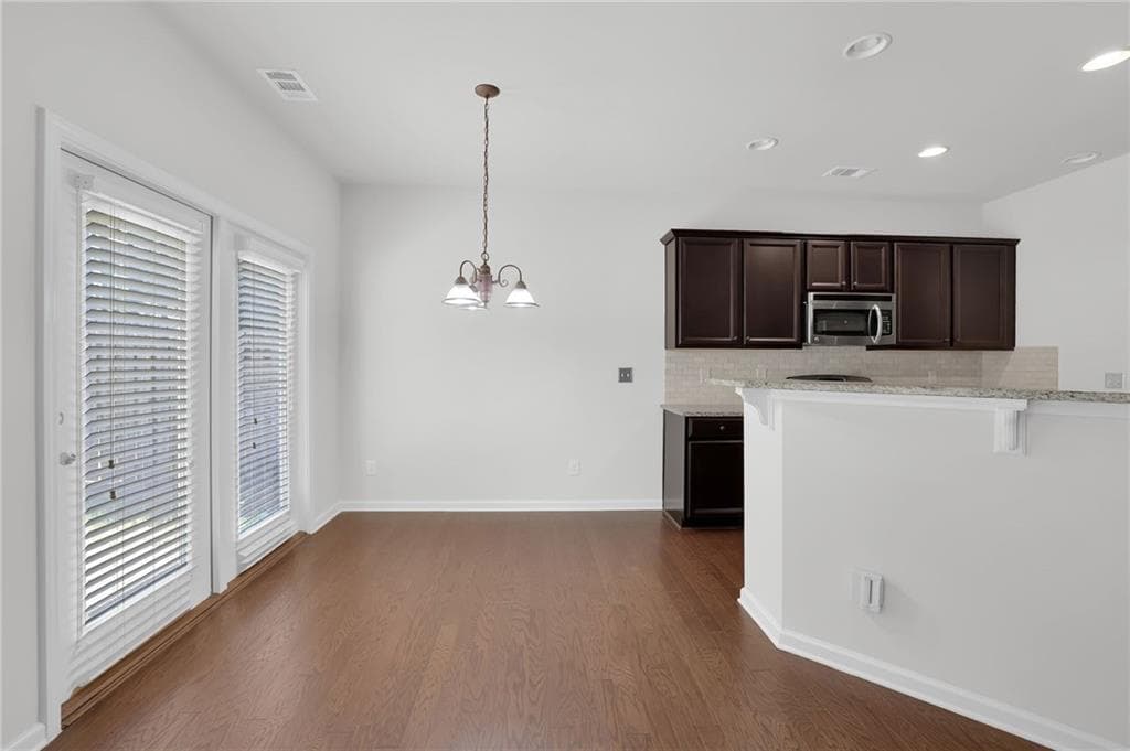 3 bedroom, 3 bathroom, 1,866 sq ft single family residence under contract at 6155 Crested Moss Drive, Alpharetta, GA 30004 — photo 10