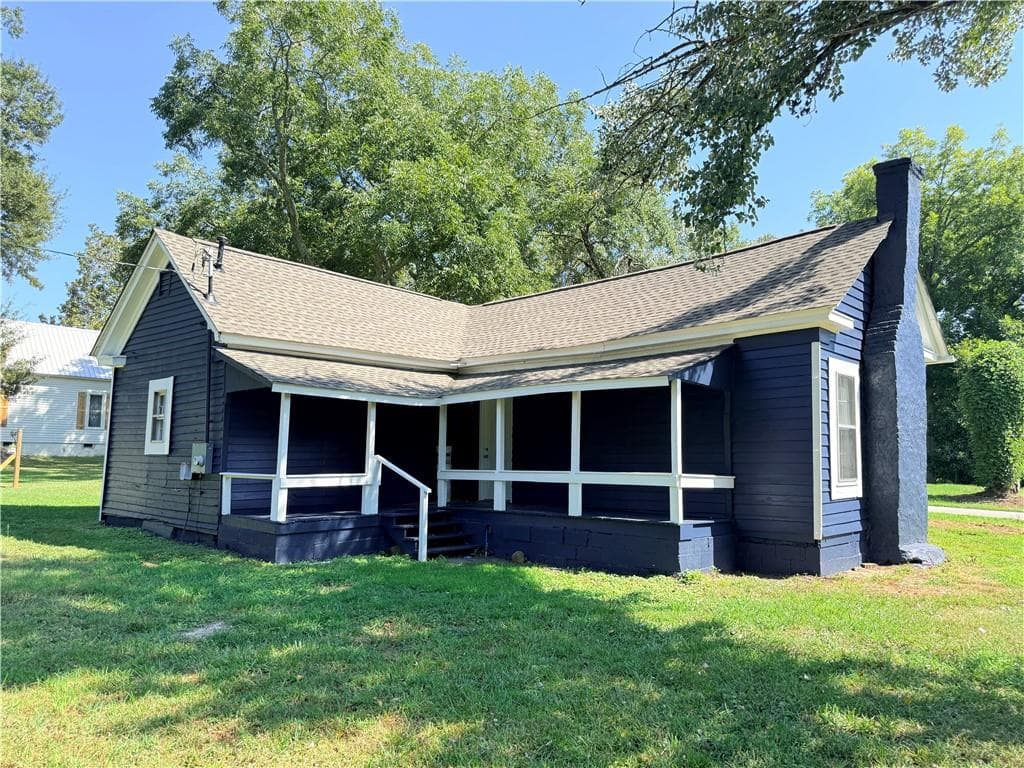 3 bedroom, 1 bathroom, 896 sq ft single family residence for sale at 12 Eaves Drive, Temple, GA 30179 — photo 3
