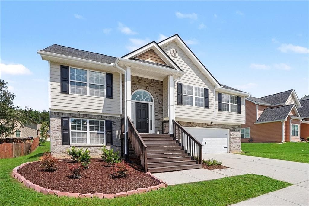 4 bedroom, 3 bathroom, 2,617 sq ft single family residence for sale at 1131 Rose Terrace Circle, Loganville, GA 30052 — photo 3