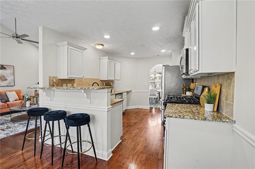 4 bedroom, 3 bathroom, 2,617 sq ft single family residence for sale at 1131 Rose Terrace Circle, Loganville, GA 30052 — photo 8