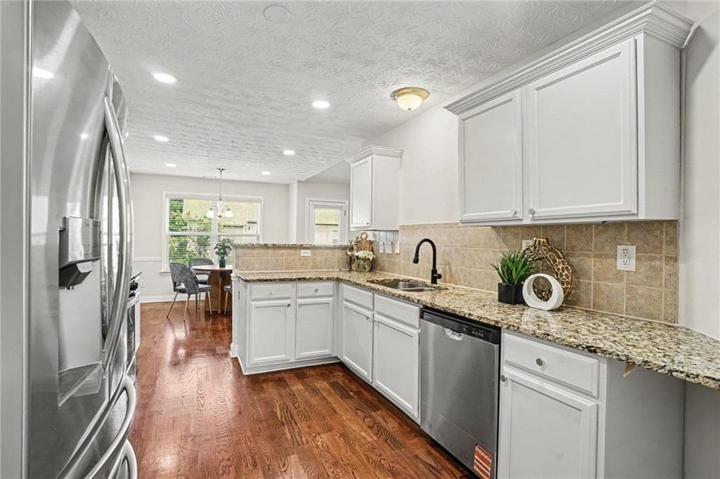 4 bedroom, 3 bathroom, 2,617 sq ft single family residence for sale at 1131 Rose Terrace Circle, Loganville, GA 30052 — photo 9