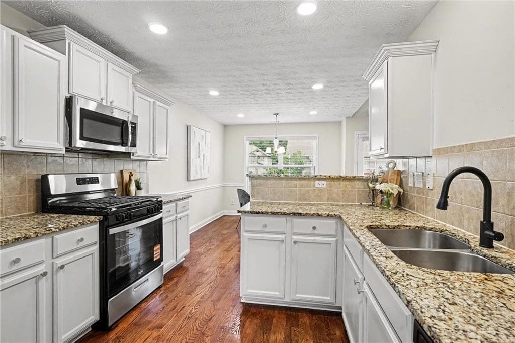 4 bedroom, 3 bathroom, 2,617 sq ft single family residence for sale at 1131 Rose Terrace Circle, Loganville, GA 30052 — photo 10