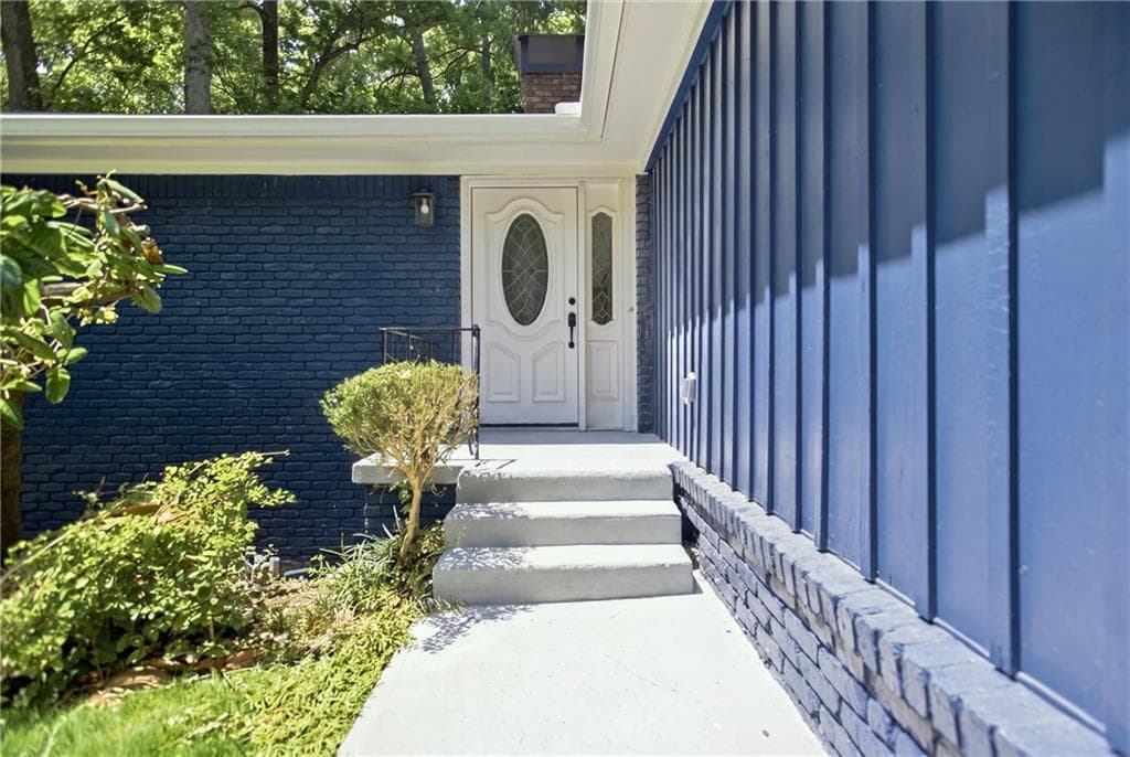 3 bedroom, 2 bathroom, 1,453 sq ft single family residence under contract at 2765 Rollingwood Lane, Atlanta, GA 30316 — photo 2