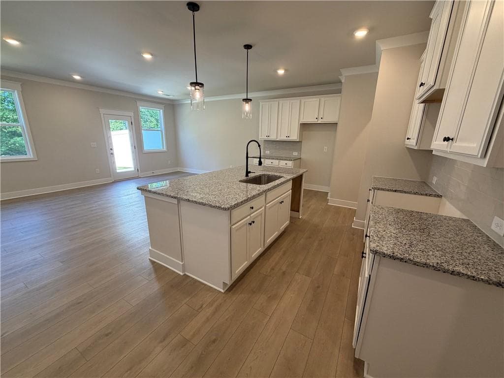 3 bedroom, 3 bathroom, 1,853 sq ft townhouse for sale at 4190 Millstone Park Lane, Gainesville, GA 30504 — photo 4