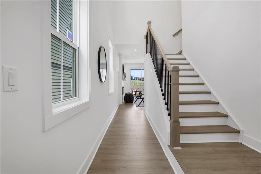 3 bedroom, 3 bathroom, 2,041 sq ft single family residence for sale at 117 Kindred Lane, Marietta, GA 30066 — photo 2