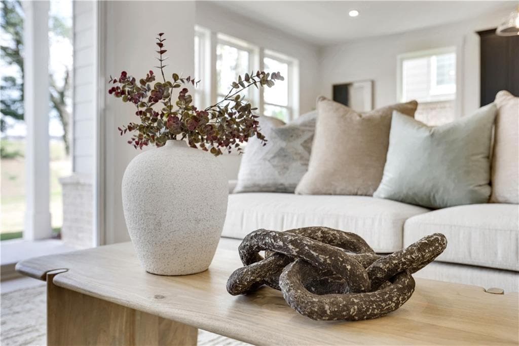 3 bedroom, 3 bathroom, 2,041 sq ft single family residence for sale at 117 Kindred Lane, Marietta, GA 30066 — photo 9
