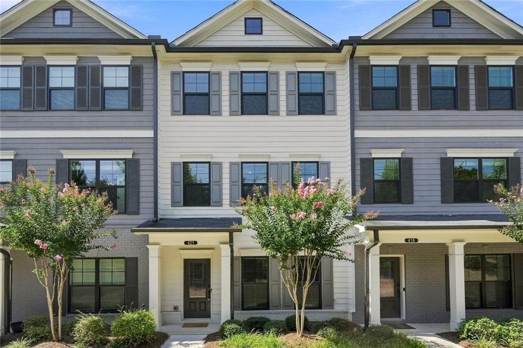 3 bedroom, 4 bathroom, 2,000 sq ft townhouse for sale at 421 Stovall Place, Woodstock, GA 30188 — photo 1 of 40