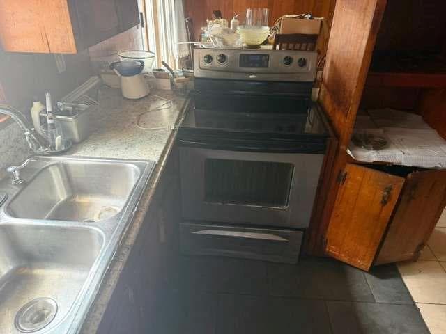 3 bedroom, 2 bathroom, 1,540 sq ft single family residence under contract at 2508 Old Hapeville Road, Atlanta, GA 30315 — photo 3