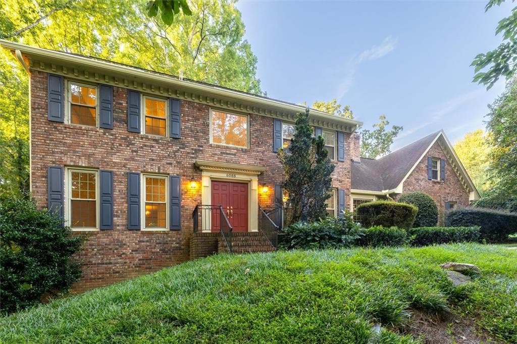 5 bedroom, 5 bathroom, 5,314 sq ft single family residence for sale at 6088 Mill Stone Run, Tucker, GA 30087 — photo 2