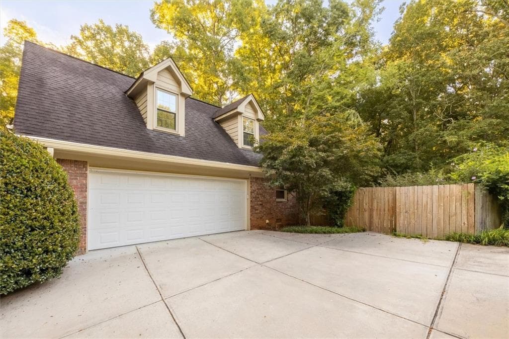 5 bedroom, 5 bathroom, 5,314 sq ft single family residence for sale at 6088 Mill Stone Run, Tucker, GA 30087 — photo 6