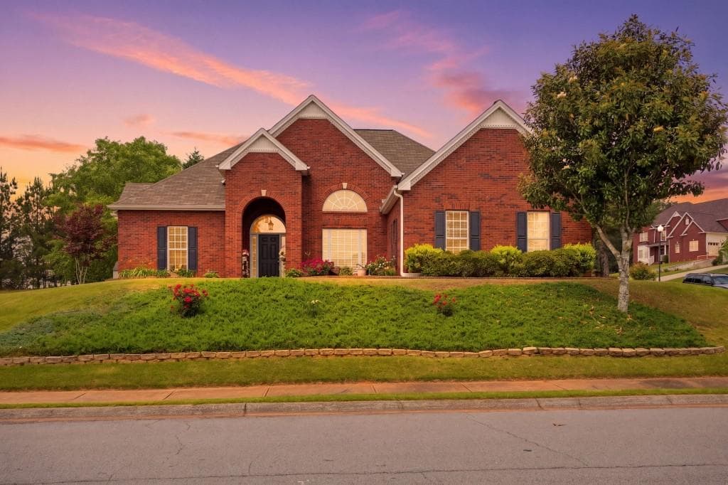 3 bedroom, 3 bathroom, 2,207 sq ft single family residence under contract at 812 N Bay Overlook, Villa Rica, GA 30180 — photo 2