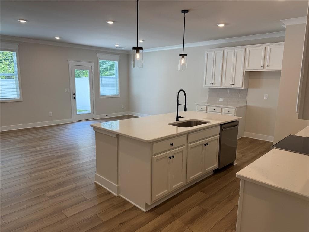 3 bedroom, 3 bathroom, 1,858 sq ft townhouse for sale at 4230 Oak View Lane, Gainesville, GA 30504 — photo 6